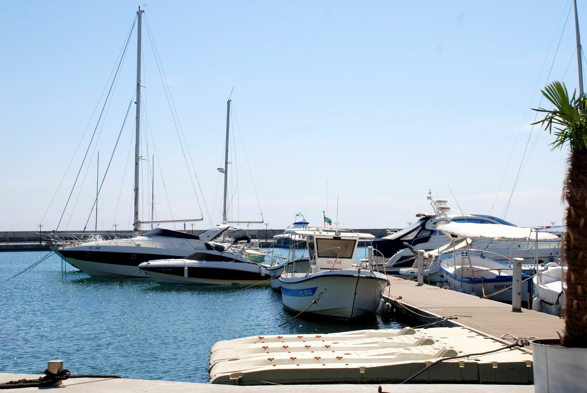 Baratero Vlas Marina Apartment Sveti Vlas Exterior photo